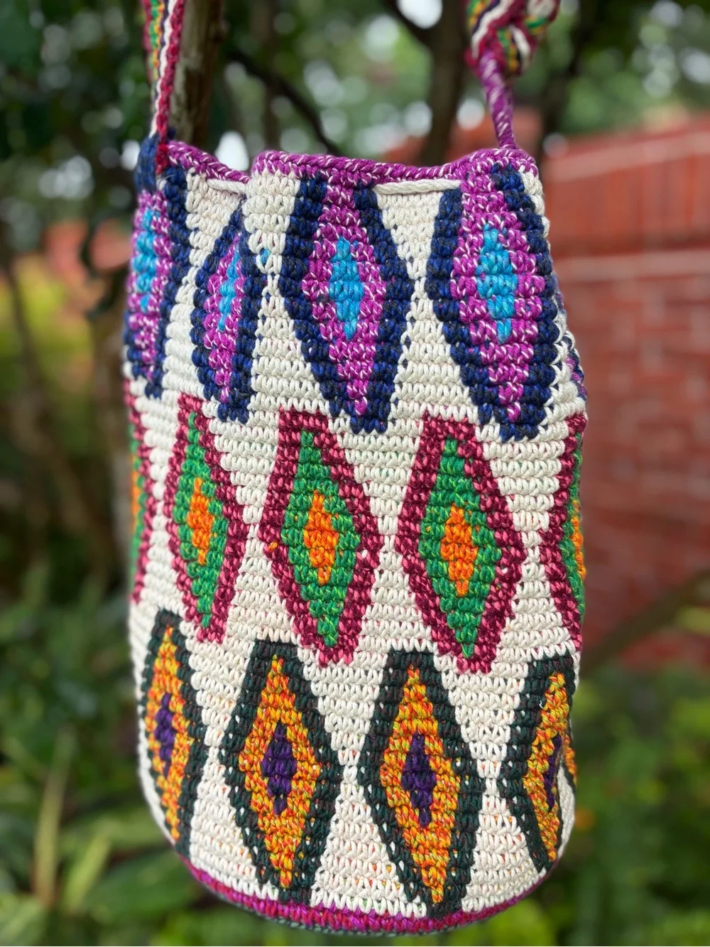 HIPTIPICO Vibrant Crochet Drawstring Bucket Bag Woven Strap Boho 60’s Size M